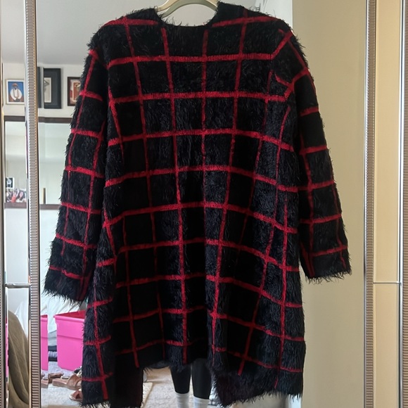 sweater - Picture 4 of 4